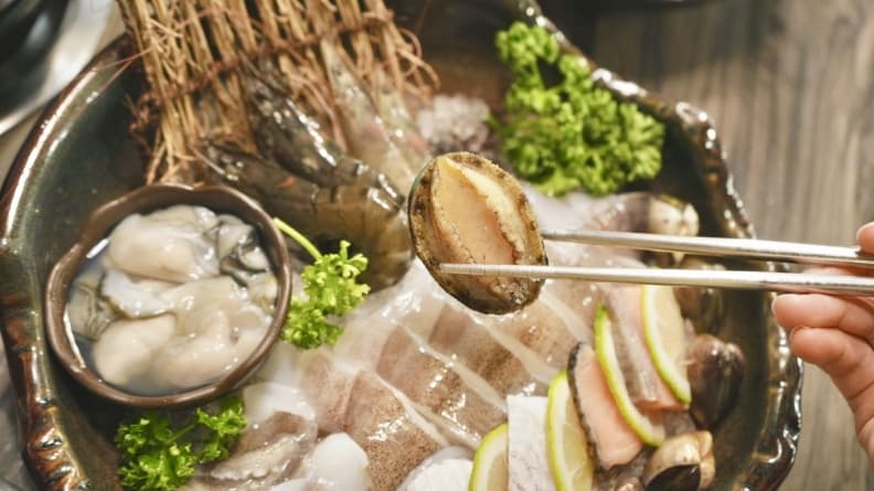 適合愛吃海鮮和肉的饕客。（圖片來源：Catalina旅遊小筆記）