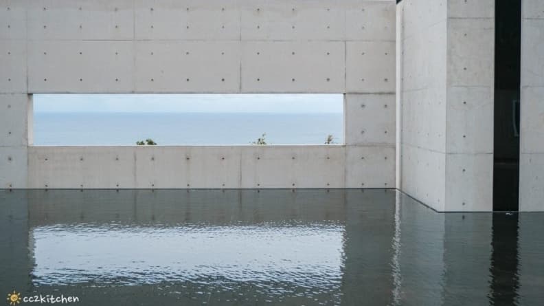 水池前的框景是江賢二老師花最多時間調整的一景。（圖片來源：晴晴的美食地圖）