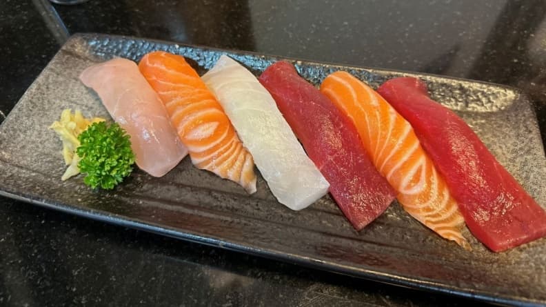 壽司拼盤新鮮，色澤令人食指大動。（圖片來源：加園）