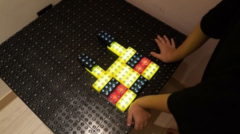 房間內可以押證件借積木，還是會發光的積木。（圖片來源：媽媽我想嫁去台南！四口新生活）