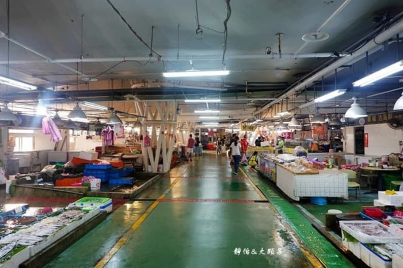 可以先到生鮮區採買，再到主題餐廳代客料理。(圖片來源：：靜怡&大顆呆の親子.旅遊.美食）