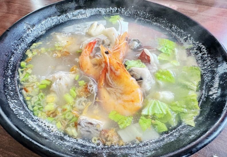 2026澎湖美食懶人包|15間必吃澎湖美食餐廳、在地人推薦海味小吃 湖西小館|整隻小管麵線的在地口袋店