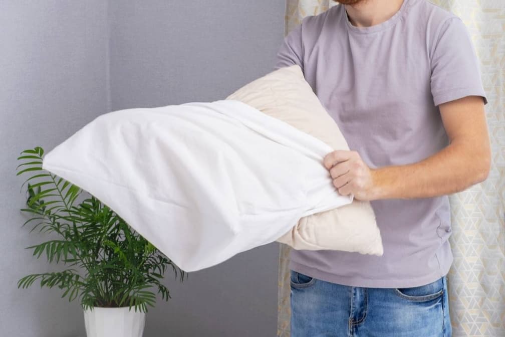 白衣服放久變黃怎麼辦?使用1廚房神物就乾淨如新,加碼泛黃枕頭套處理妙招 白衣服放久變黃怎麼辦?使用1廚房神物就乾淨如新,加碼泛黃枕頭套處理妙招