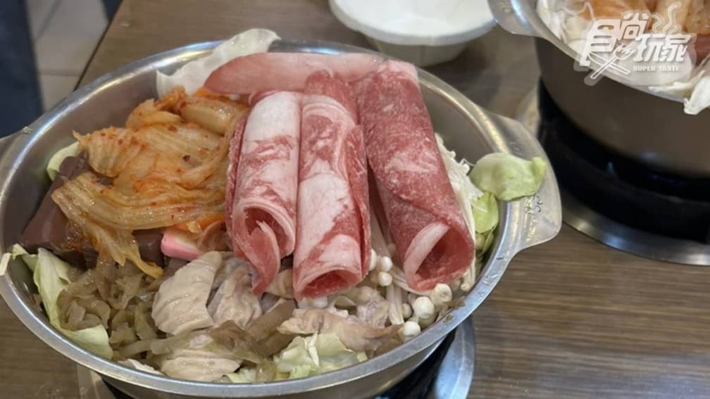 小火鍋店隱藏吃法!紅茶加「這個」口感大升級,網友驚:吃20年才知道