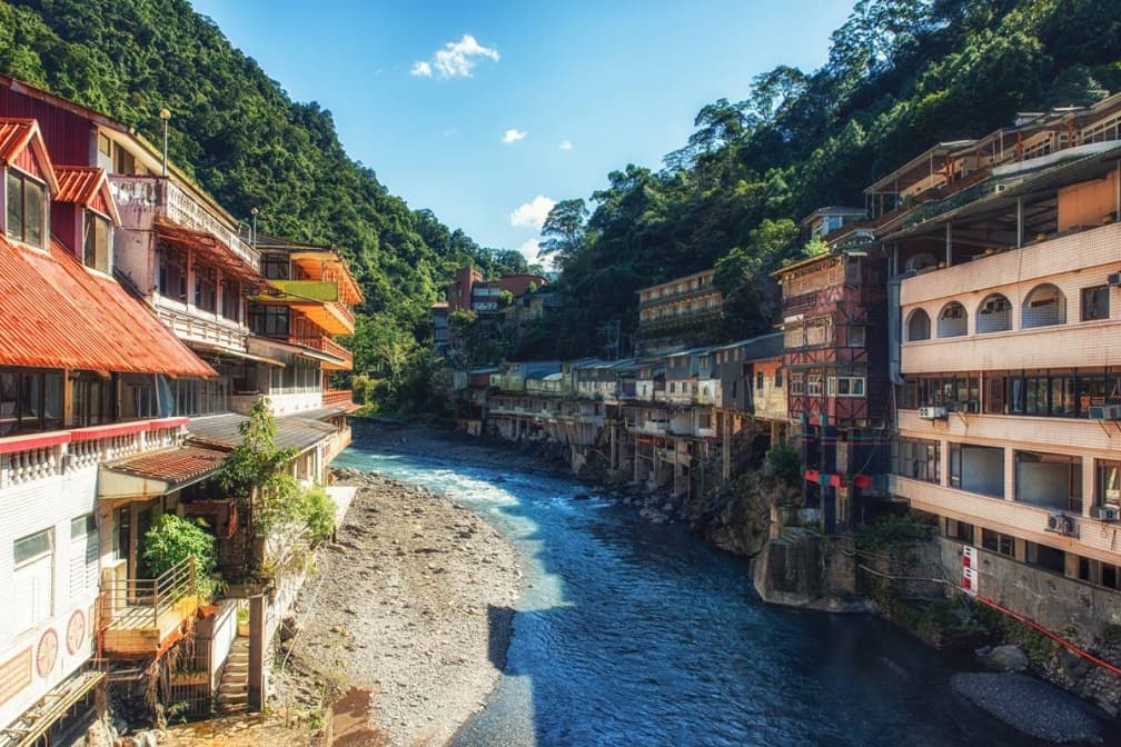 陽明山、烏來沒進前３！2025台灣溫泉排名Top10，「這２地」有免費足湯