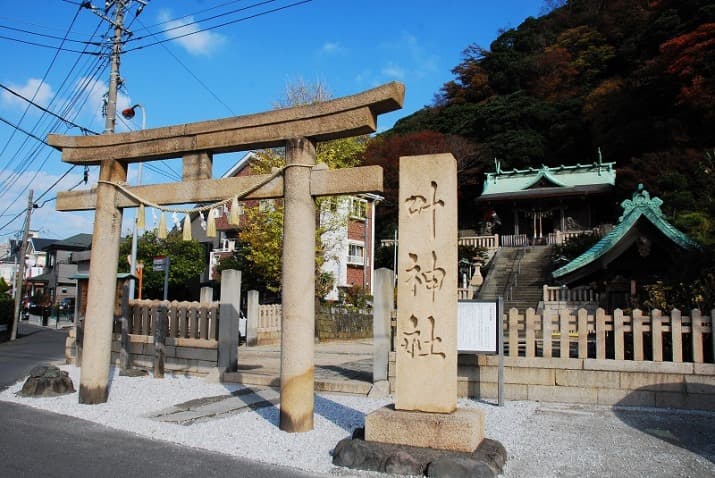 東葉神社鳥居.jpg