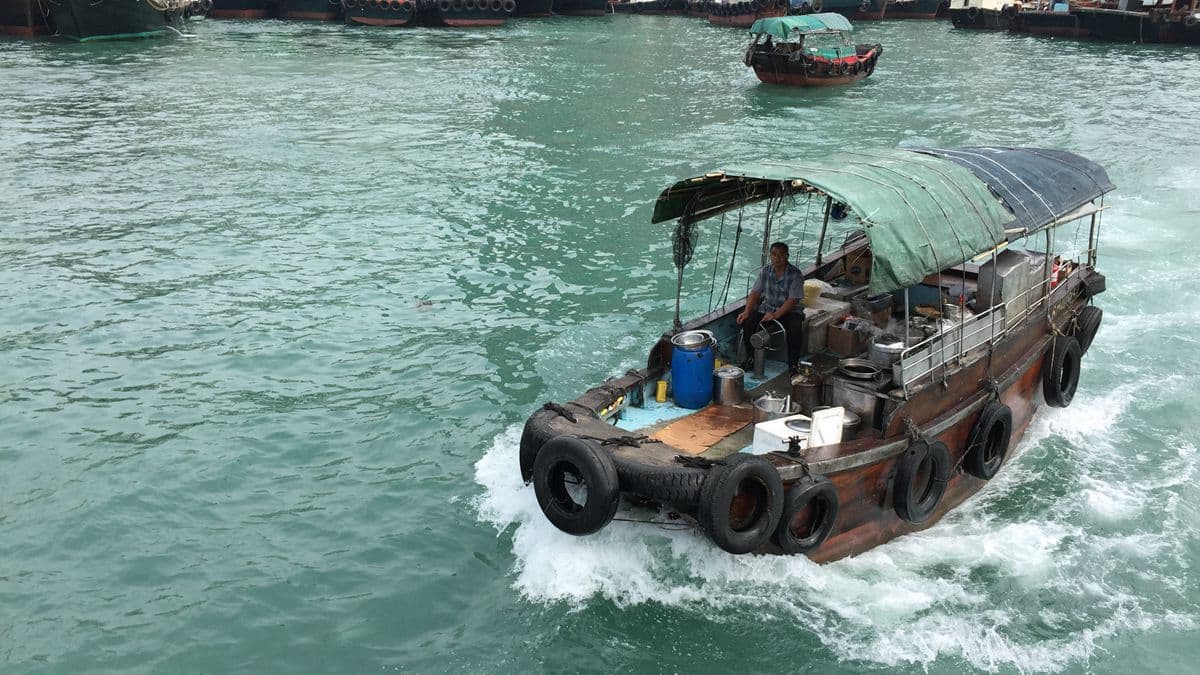 香港資深旅遊記者帶你玩 鴨脷洲找神出鬼沒艇仔粉 香港資深旅遊記者帶你玩 鴨脷洲找神出鬼沒艇仔粉