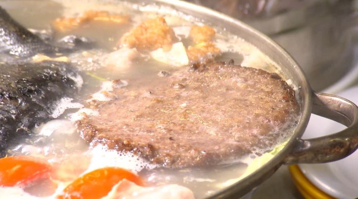 海鮮塔沙茶爐配「漢堡排」?台南人氣爆棚火鍋是這家 海鮮塔沙茶爐配「漢堡排」?台南人氣爆棚火鍋是這家