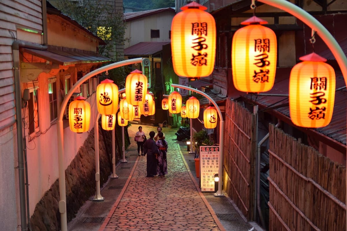 關子嶺泡湯小旅行10大必玩!穿浴衣美拍、吃桶仔雞、賞水火同源