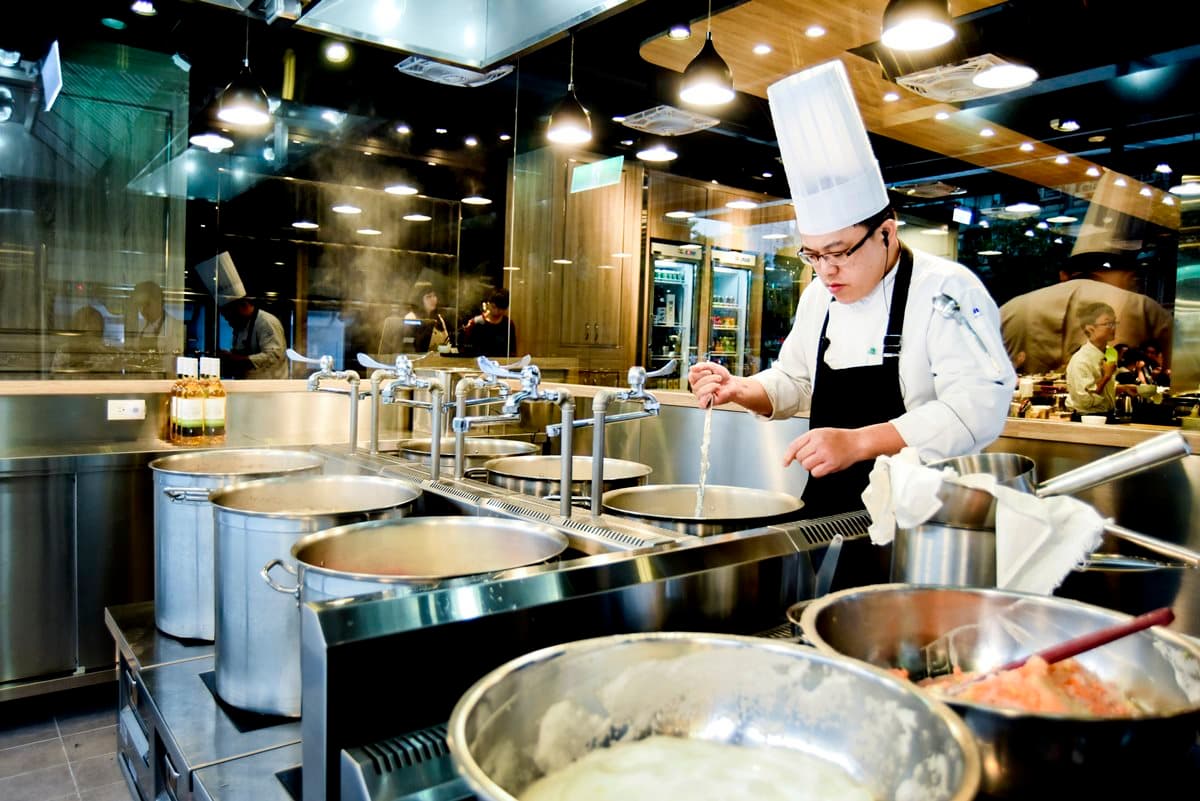 霸王別「雞」 這些鍋物店湯頭比食材更有戲
