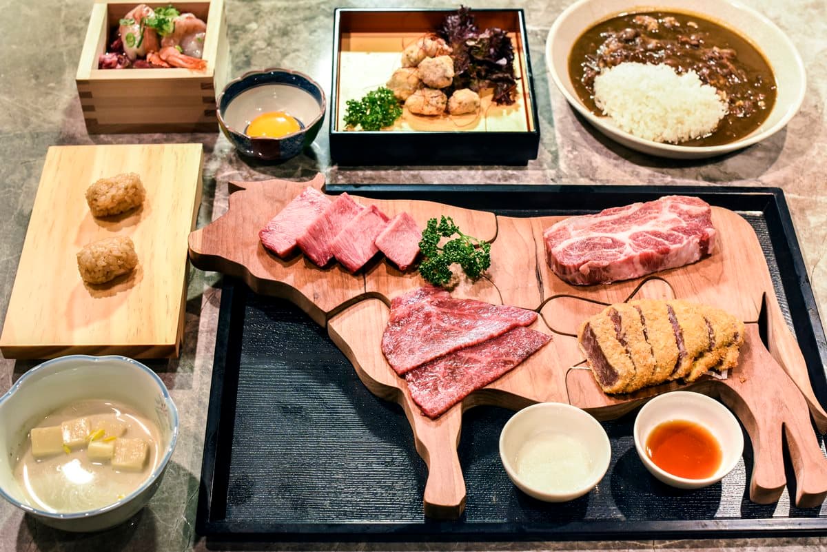 是KTV還是酒吧？和牛名店新品牌「療癒梗」吸睛