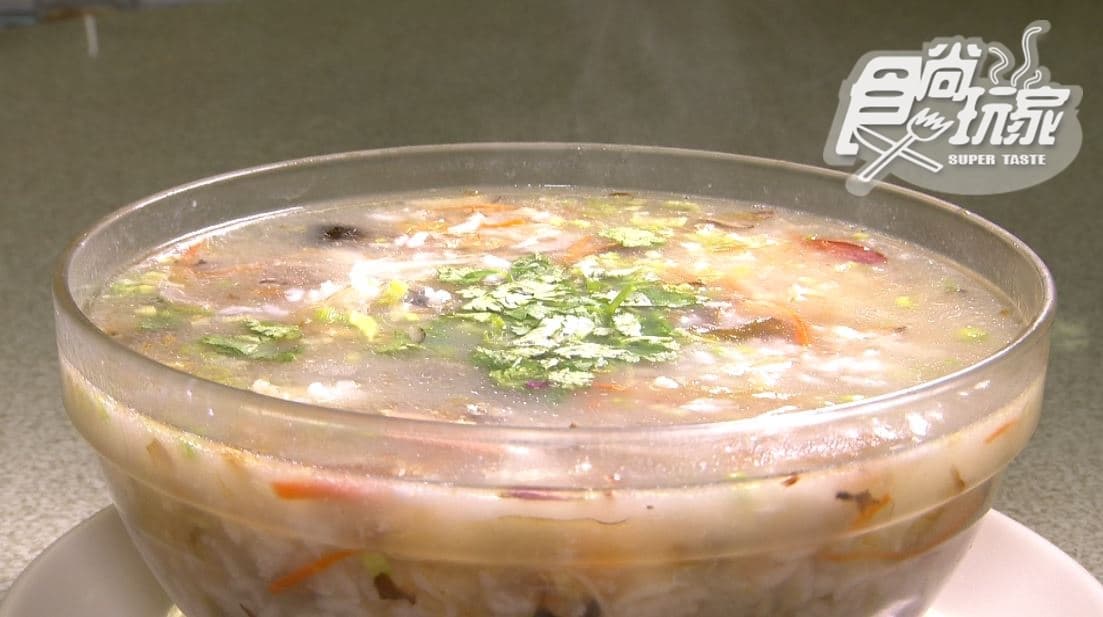 無敵好吃椒鹽豬腳，竟隱藏在海鮮餐廳裡