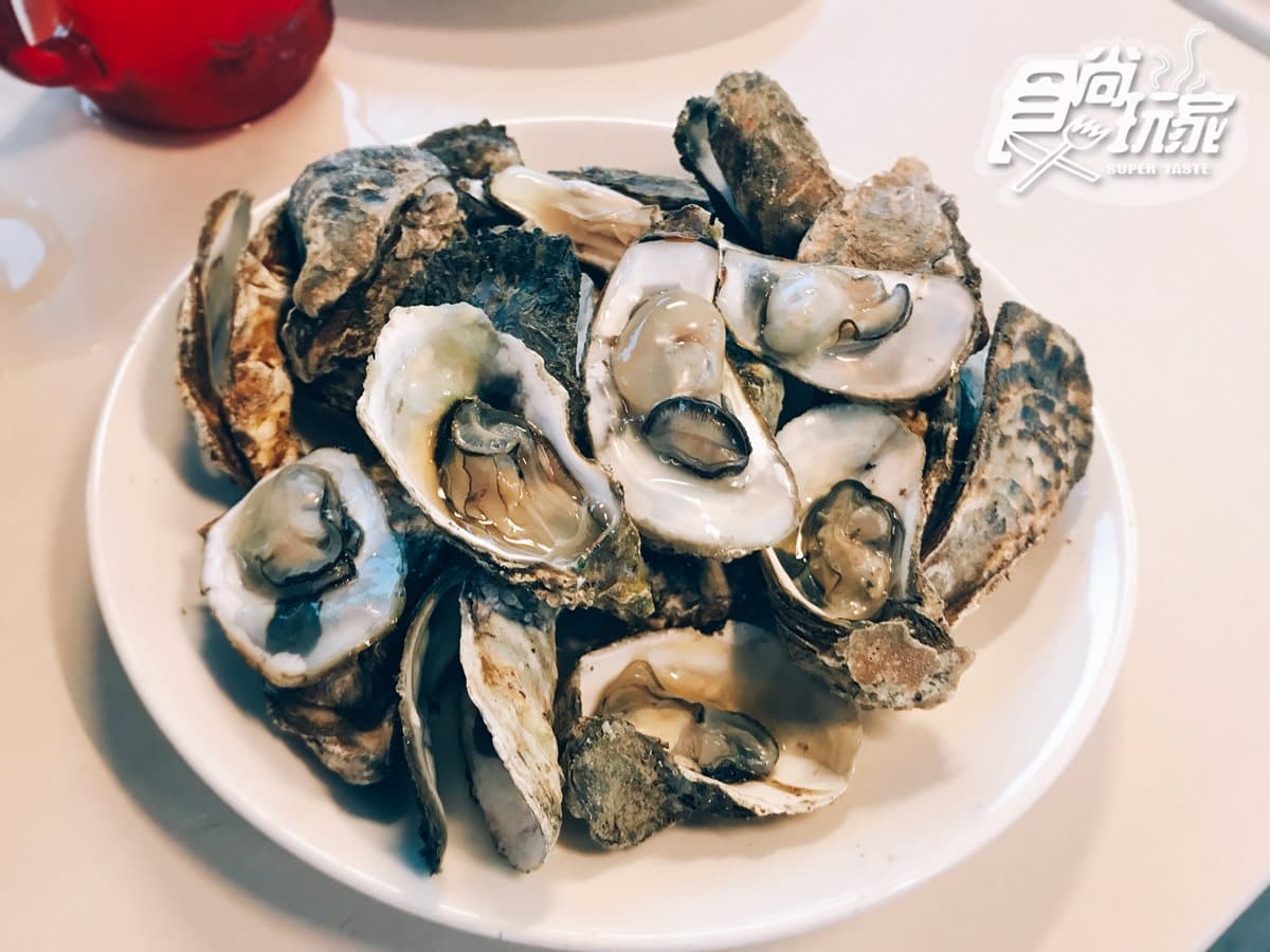 海上味覺饗宴,烤鮮蚵櫻花蝦魷魚一齊上 海上味覺饗宴,烤鮮蚵櫻花蝦魷魚一齊上