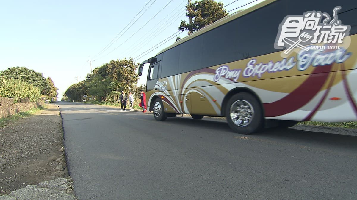 神奇公路！車子自己滑上坡？