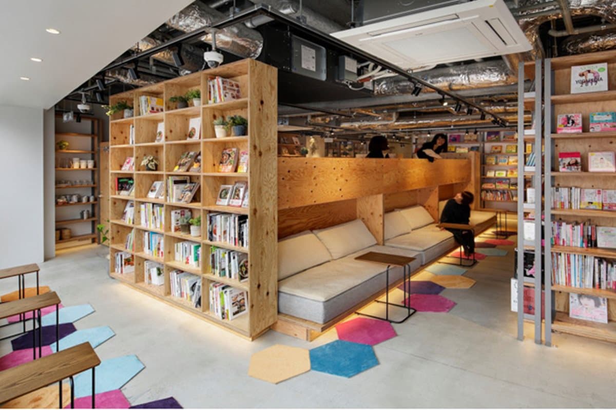 今晚住在  全世界的最美書店裡