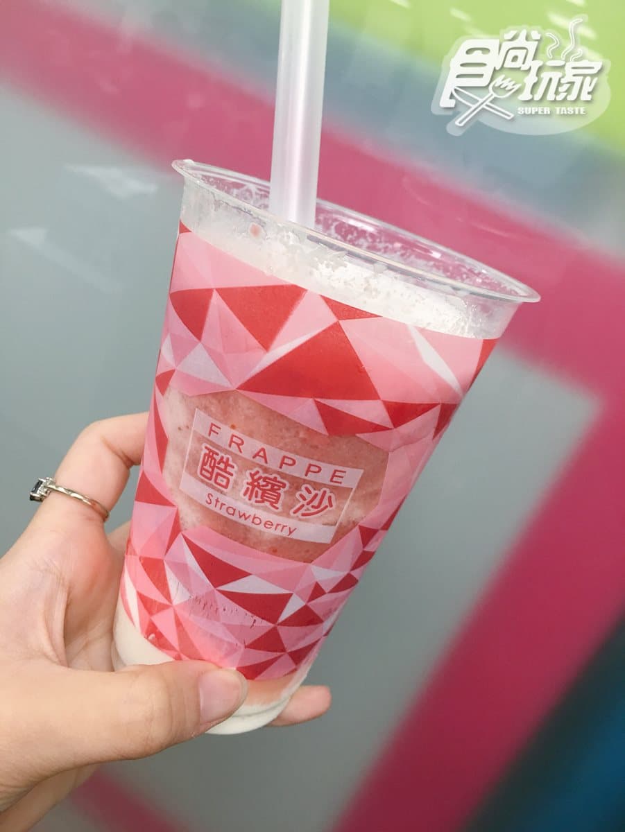 超商草莓季！少女們的「粉紅」零食大集合！