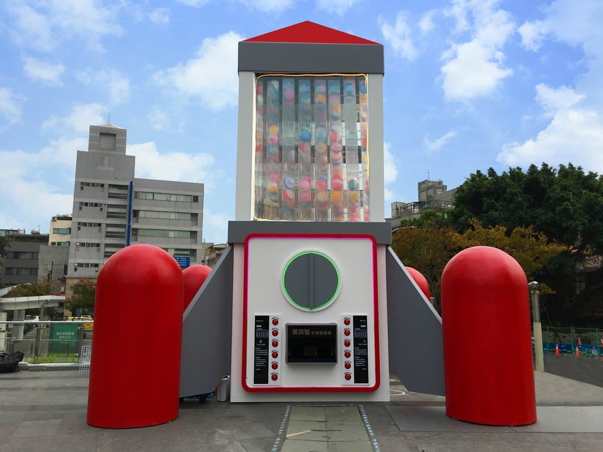 全台5大巨型「扭蛋機」 從北到南扭到你抽筋
