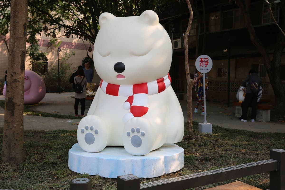 打卡新景點！沉睡動物陪你在公園打嗑睡