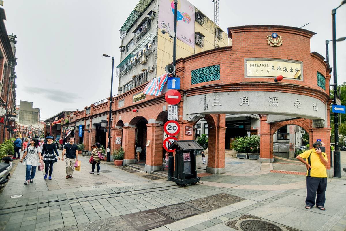 全台最長巴洛克風老街!百年古廟旁5人氣小吃 全台最長巴洛克風老街!百年古廟旁5人氣小吃