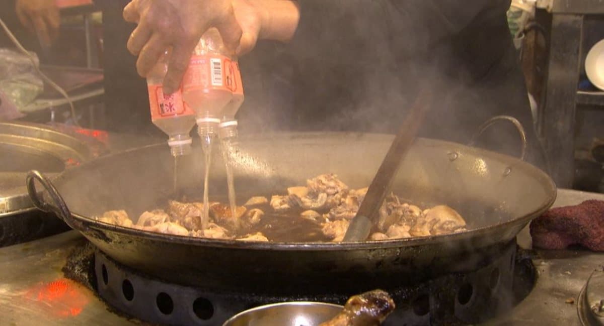  夜市飄出麻油雞香，這一味讓人凍抹條
