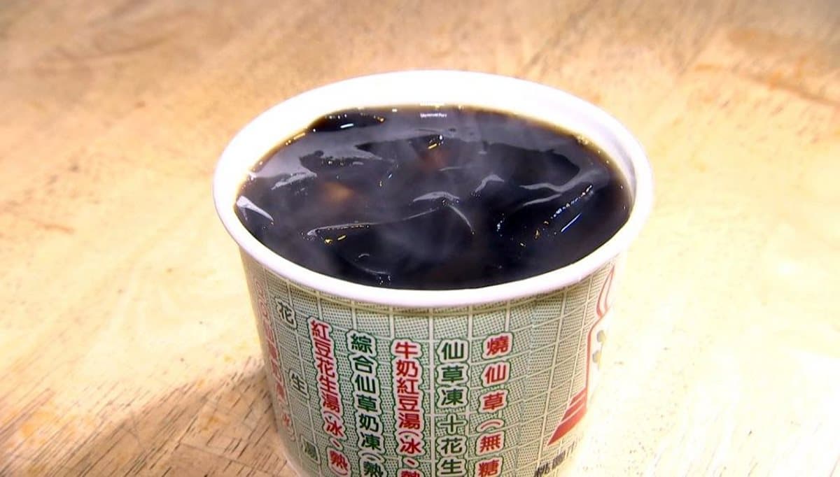 還在找台灣最好吃的燒仙草？  這家料多香滑吃過會懷念
