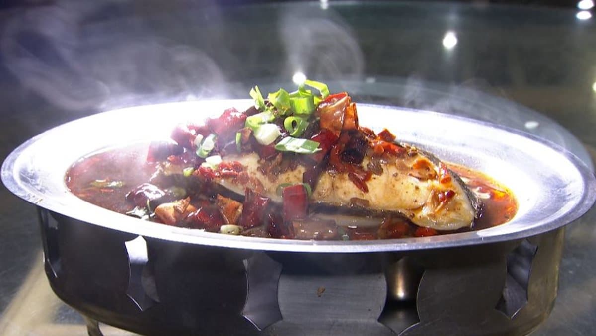 關子嶺必吃「甕缸雞」!皮薄香脆、肉嫩多汁,還送雞湯可免費續 關子嶺必吃「甕缸雞」!皮薄香脆、肉嫩多汁,還送雞湯可免費續