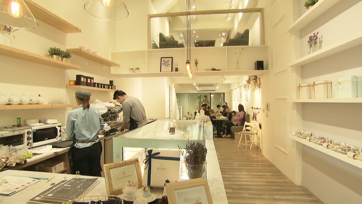小山園抹茶做的乳酪塔 還有金蘋果蛋糕好可愛 小山園抹茶做的乳酪塔 還有金蘋果蛋糕好可愛