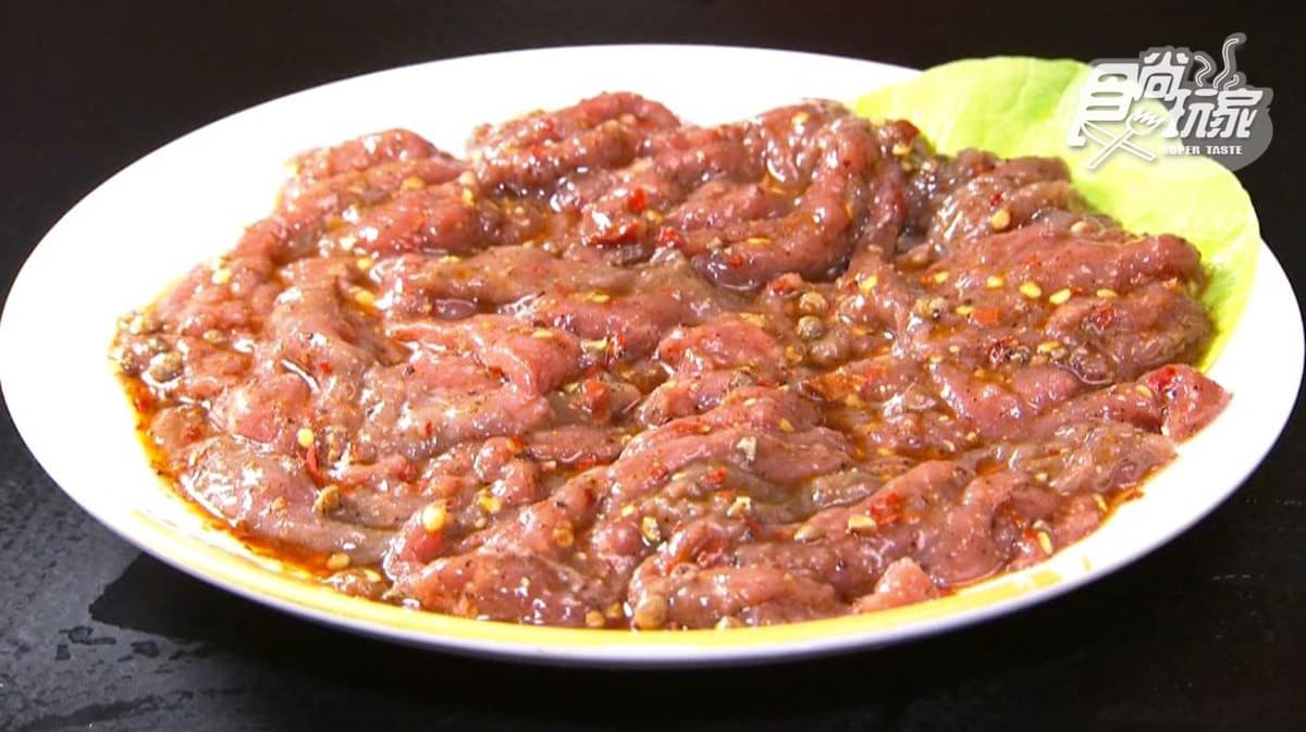 沒吃過別說是麻辣鍋控！麻辣肉片涮「搖滾曲」，保證1秒到四川