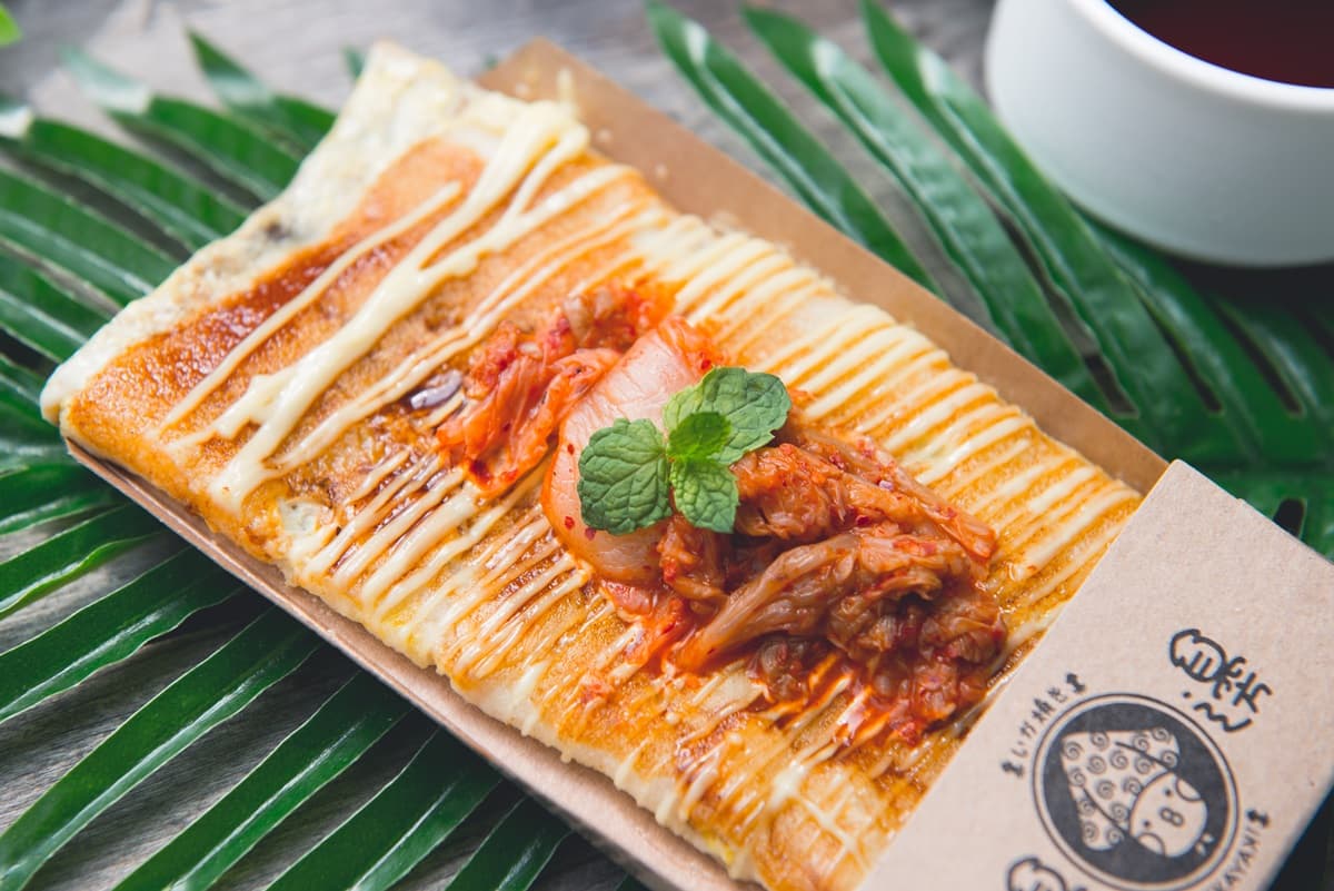 章魚燒+大阪燒的神奇合體!超扎實「花賊燒」只要50元 章魚燒+大阪燒的神奇合體!超扎實「花賊燒」只要50元