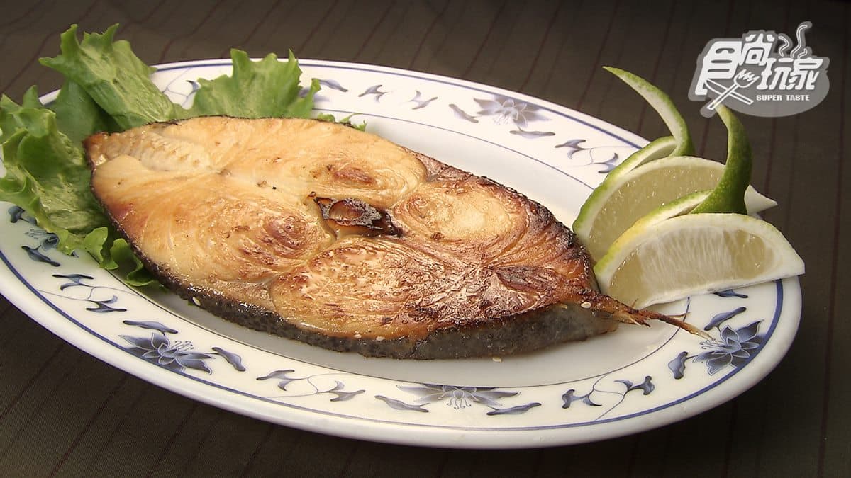 每道菜都是100元 海鮮魚類也只要100！