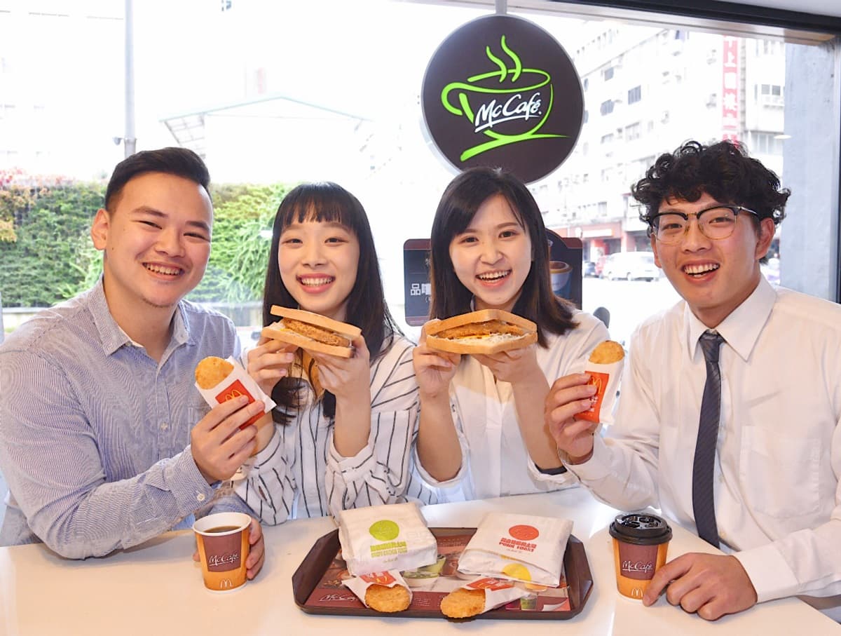 外食族買單嗎？麥當勞開賣「烤土司」加飲料50元有找