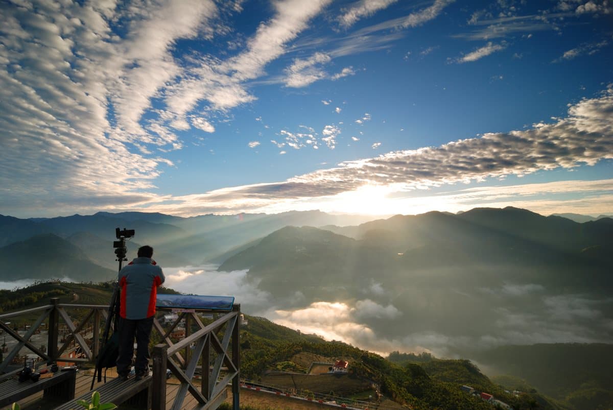 美拍祕境在嘉義！挑戰36彎追夢幻雲海＋全台最美雲端吊橋