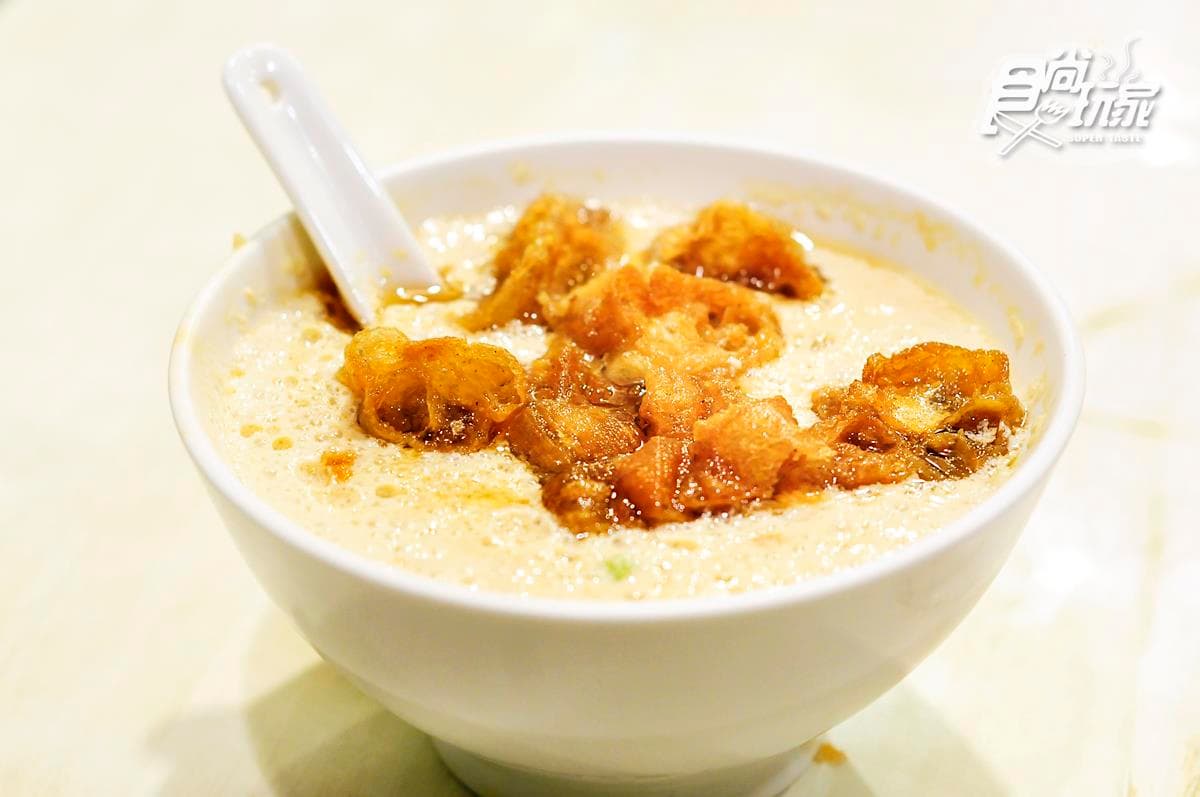 想吃就乖乖排隊！超夯傳統早餐這5家：厚餅夾蛋、爆漿小籠包、限量溫體牛肉湯