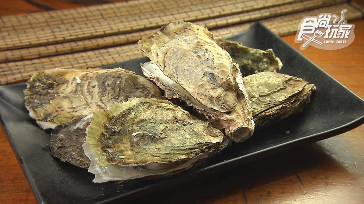 滴下來了啦!多汁超大顆烤生蠔是老闆家養的 滴下來了啦!多汁超大顆烤生蠔是老闆家養的