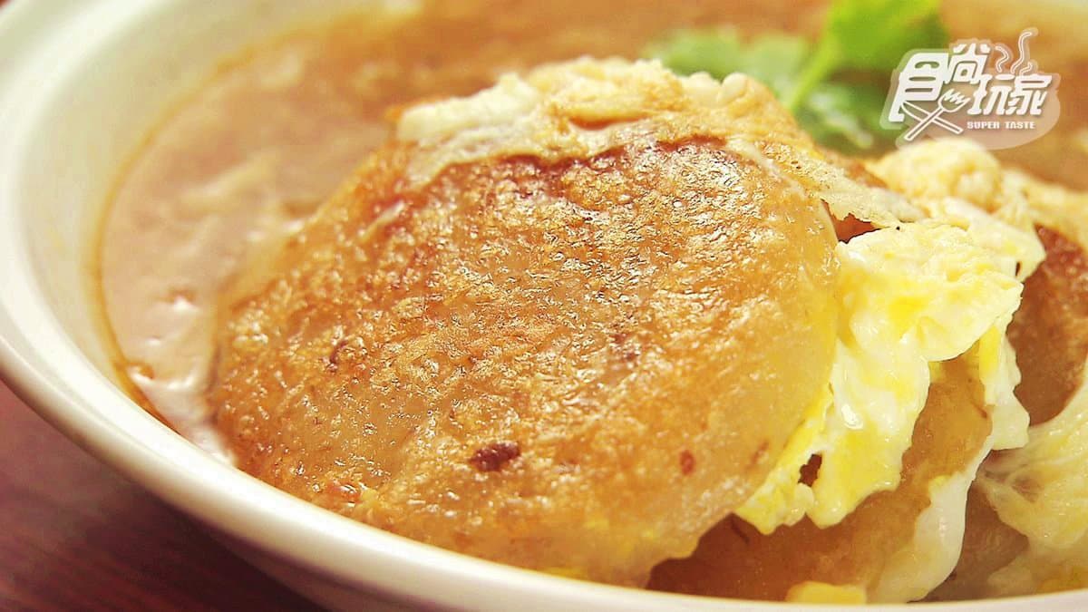 台南在地人大推！限量「煎米粿」外脆內Q，搭配豬油拌飯才內行
