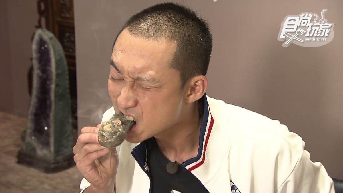 天冷想喝熱湯 這烏骨雞的美味湯底 竟是用鹿角熬煮7天