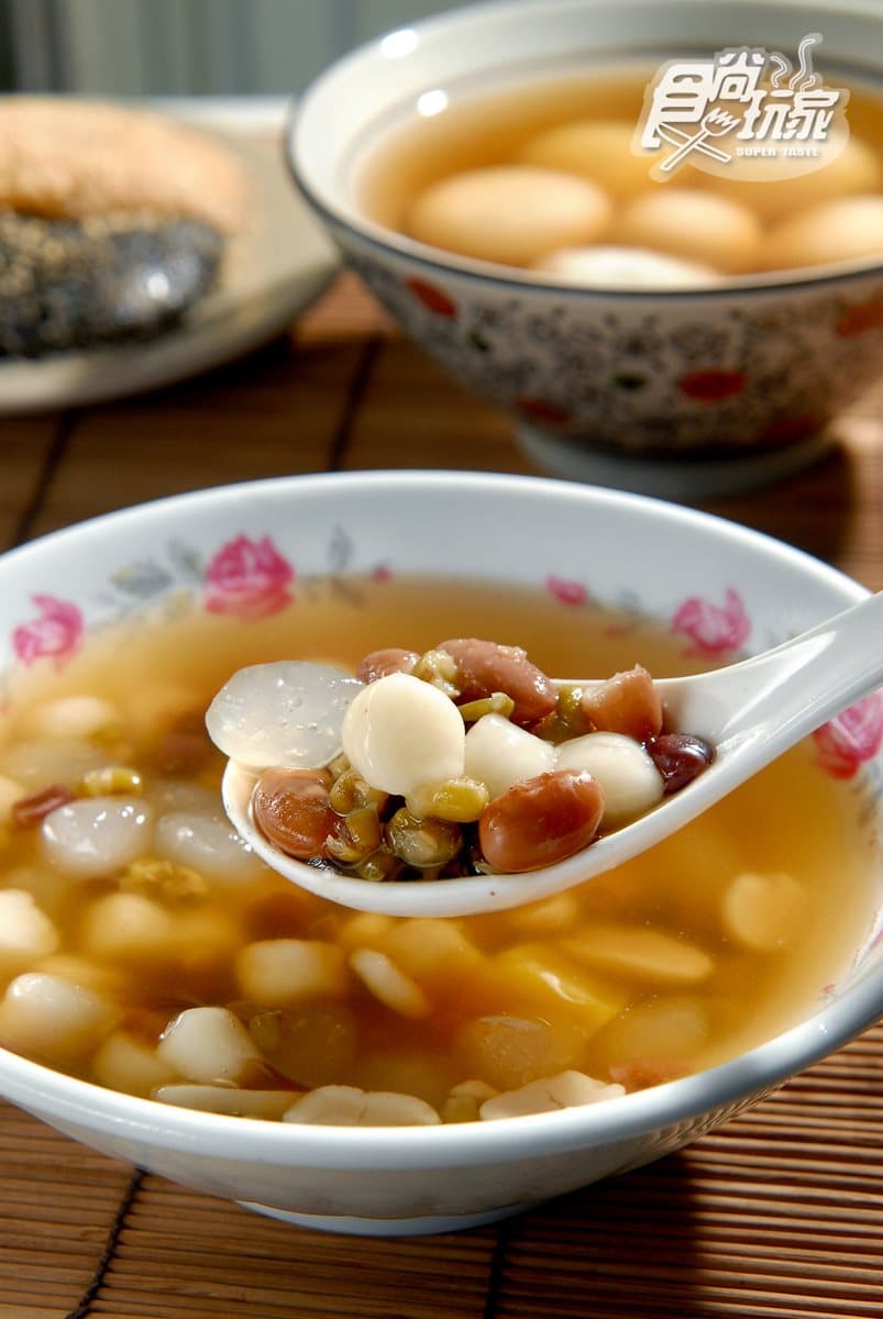 員林6家佛心價古早味：快失傳的芋蔥、噴汁凸皮麵、菱角形肉粽