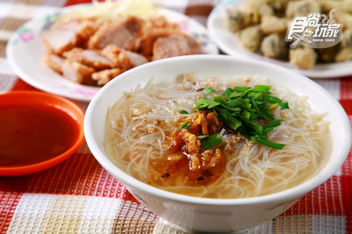 明早就衝去吃！北中南10間超夯台味早餐：煎粿配雙腸、燒餅夾黑輪、大麵羹