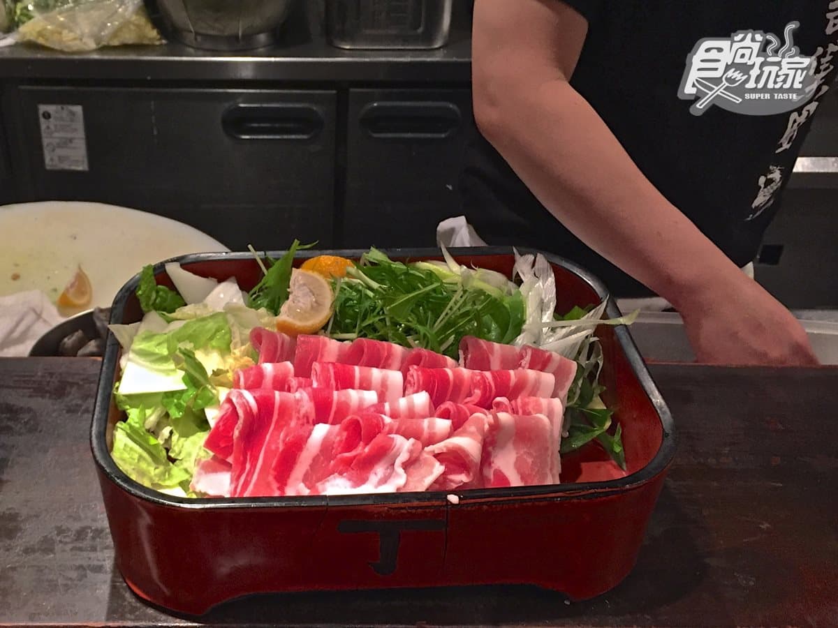 愈夜愈美麗！京都5大花街先玩這條：嘗60秒炸黑毛和牛、喝「京的涼風」、外帶抹茶大福