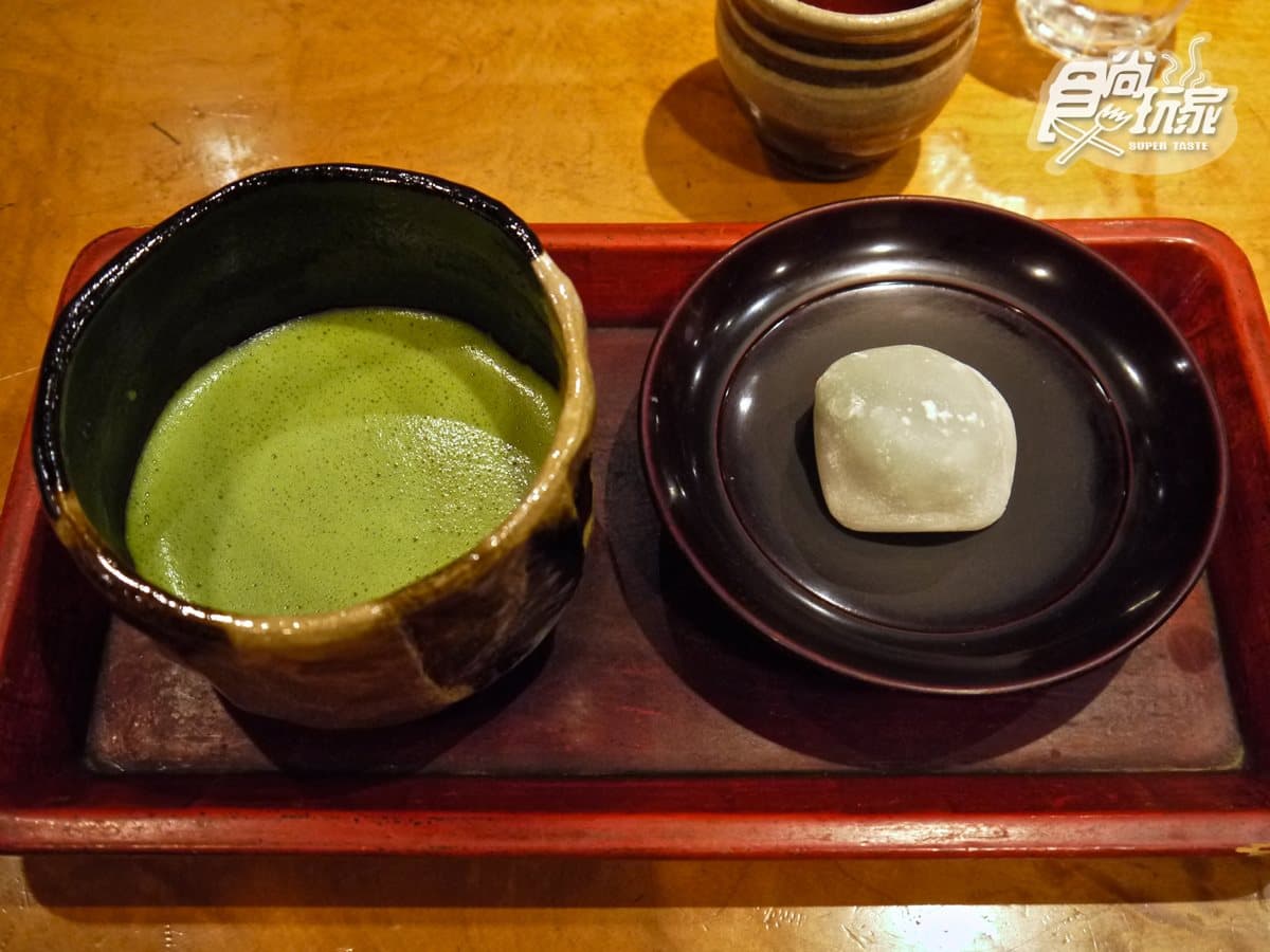 愈夜愈美麗！京都5大花街先玩這條：嘗60秒炸黑毛和牛、喝「京的涼風」、外帶抹茶大福