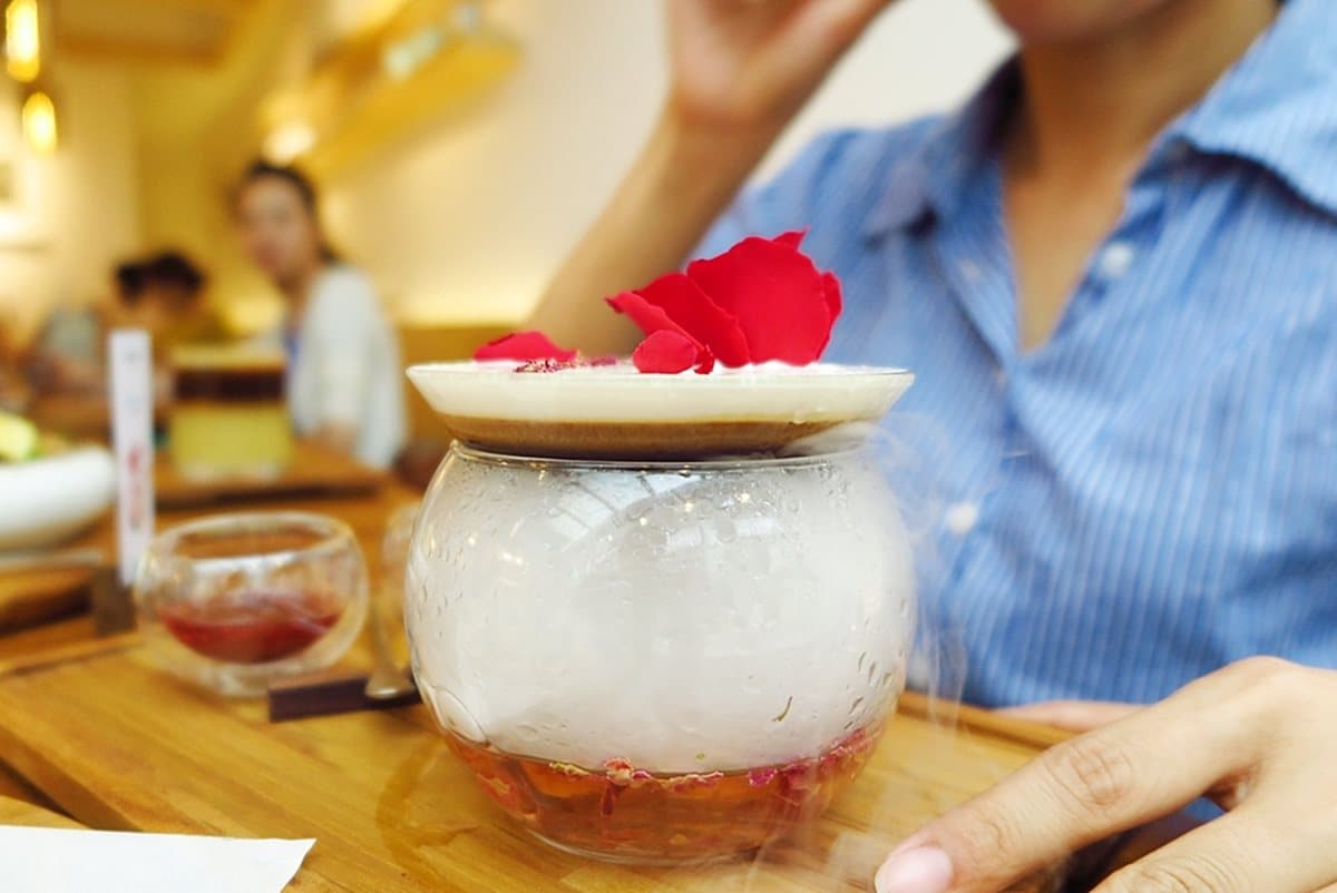 【新開店】彩虹飯、炊煙玫瑰咖啡　舒芙蕾名店開幕好多IG料理