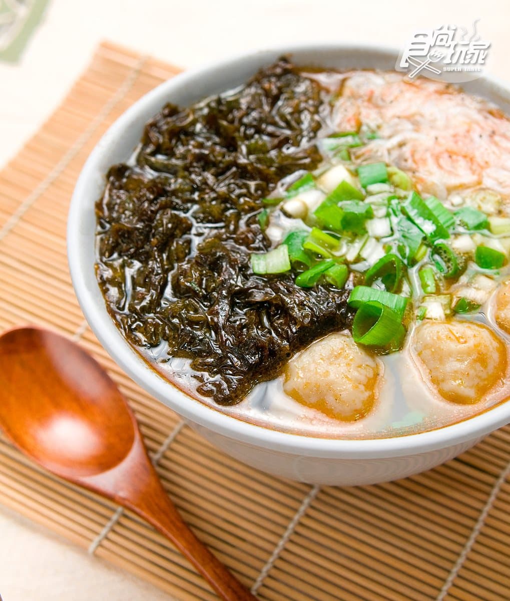 夏天親子小島行程！這裡號稱台灣「地中海」：神話之鳥、手工魚麵、梅花鹿小島、炸黃金餃