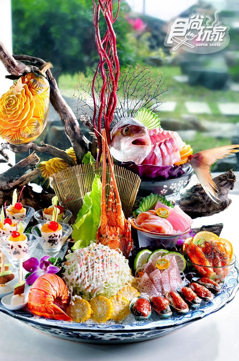 SIZE太驚人！2家「大碗公」美食等你挑戰：50公分高生魚片拼盤、雙手環抱鮑魚翅粥、15公斤什錦麵