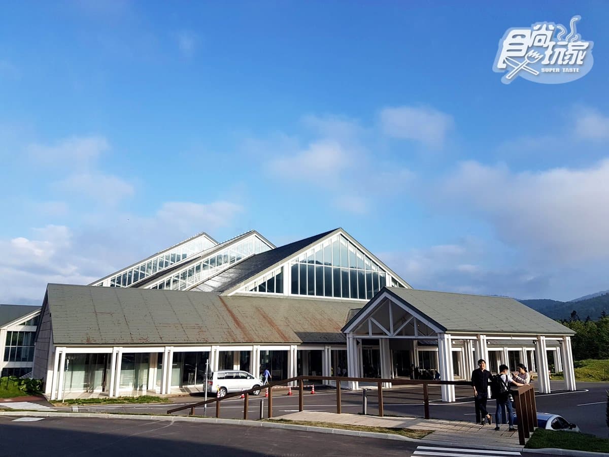 今夏首開放！這個「北海道度假村」好像歐洲森林樂園！→小編帶你看現場7大必玩亮點：超美森林酒吧、日本最大造浪池