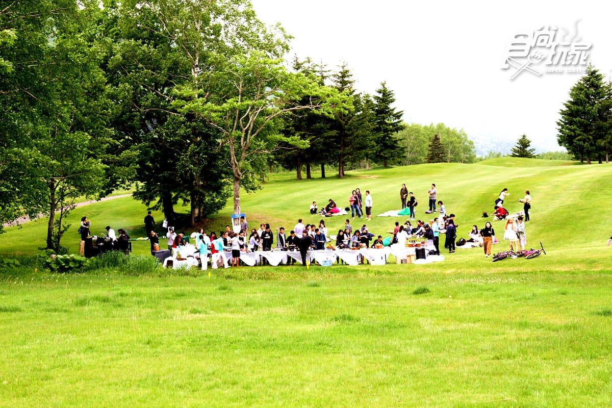 今夏首開放！這個「北海道度假村」好像歐洲森林樂園！→小編帶你看現場7大必玩亮點：超美森林酒吧、日本最大造浪池