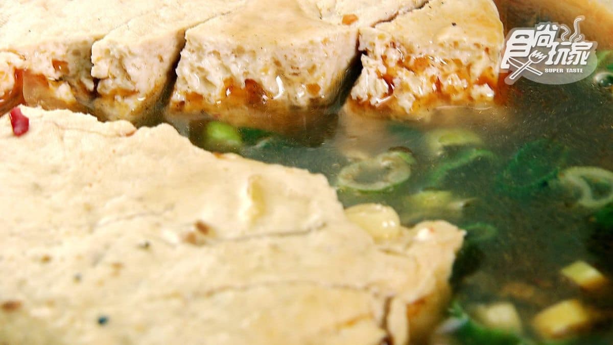 「殿堂級」麻辣鴨血臭豆腐  2018米其林讚爆這家平價小吃
