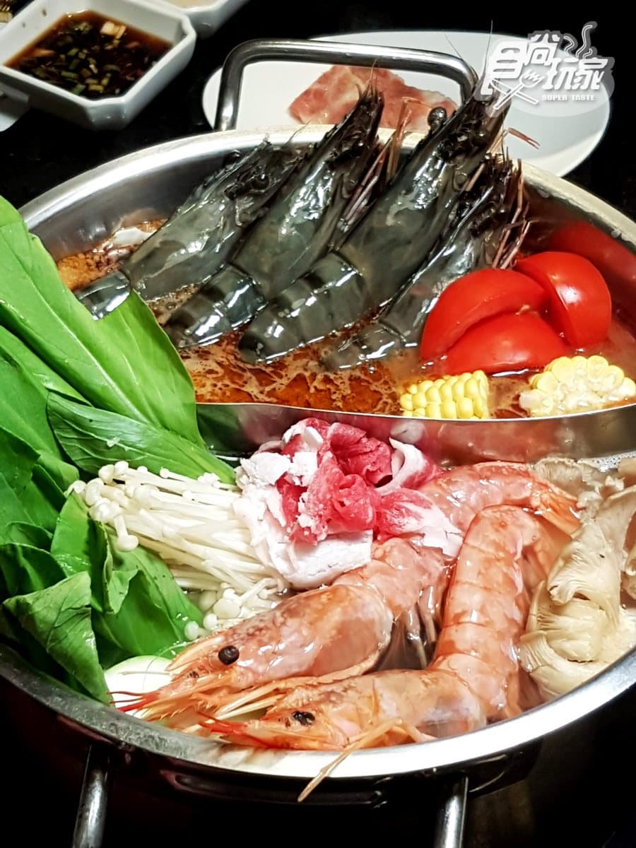 【新開店】喫到驚！超痛風「天王海鮮塔」 13種海鮮排排站→還有全台首創「琉璃燒」吃法