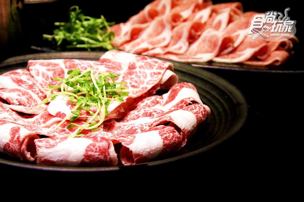 【新開店】喫到驚！超痛風「天王海鮮塔」 13種海鮮排排站→還有全台首創「琉璃燒」吃法