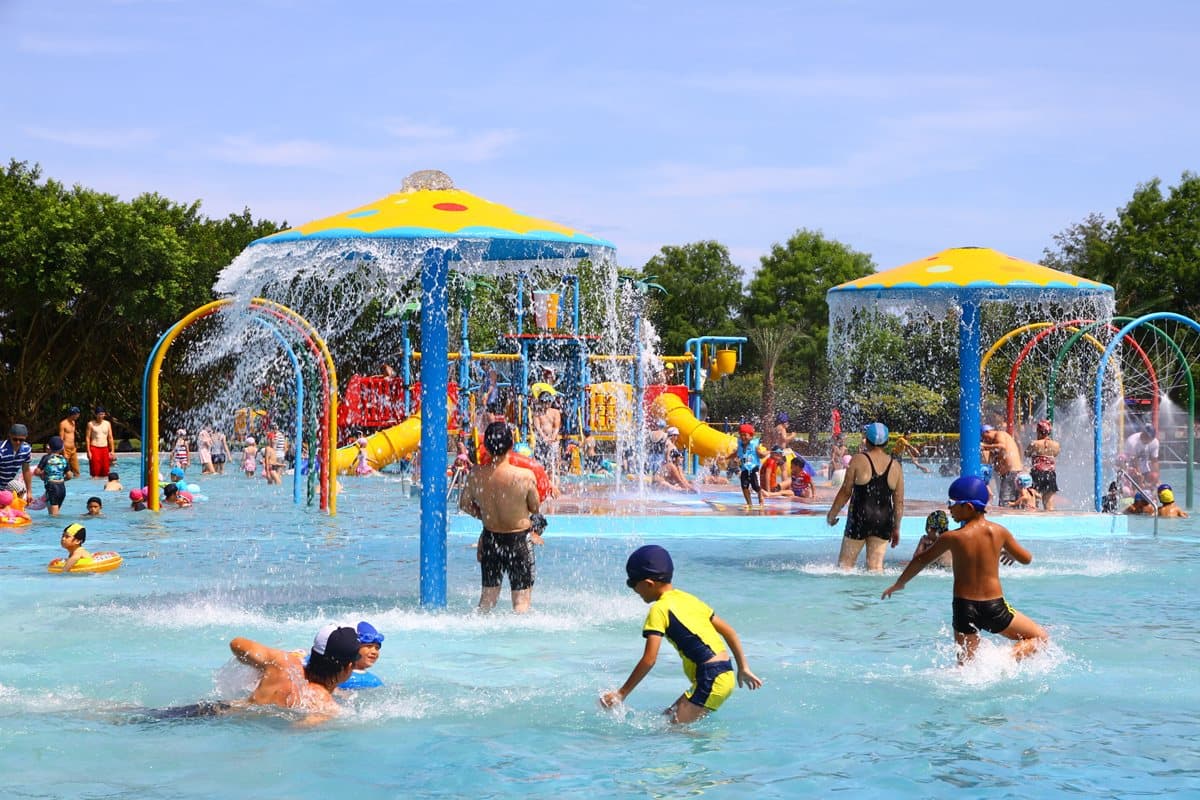  全台最夯水樂園！花蓮「知卡宣森林親水公園」720度滑水道、漂漂河免費玩