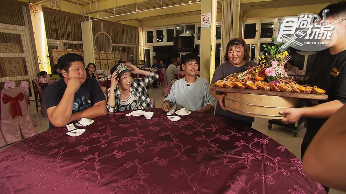 海膽醬填滿巨無霸龍蝦 超豪放無菜單痛風料理又來啦！
